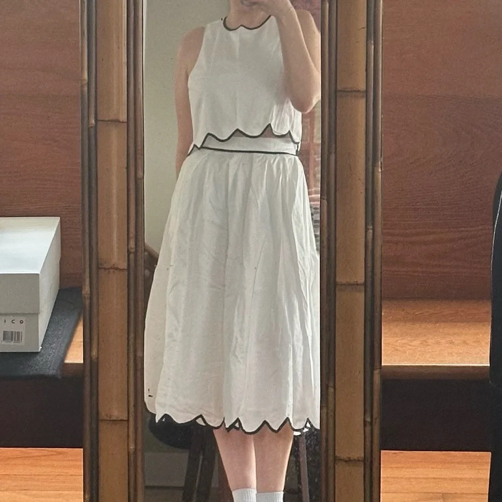 French Connection White Skirt with Navy Scalloped Hem - Picture 2 of 11